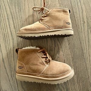 Kids size 2 Neumel Ugg boots like new chestnut lace up